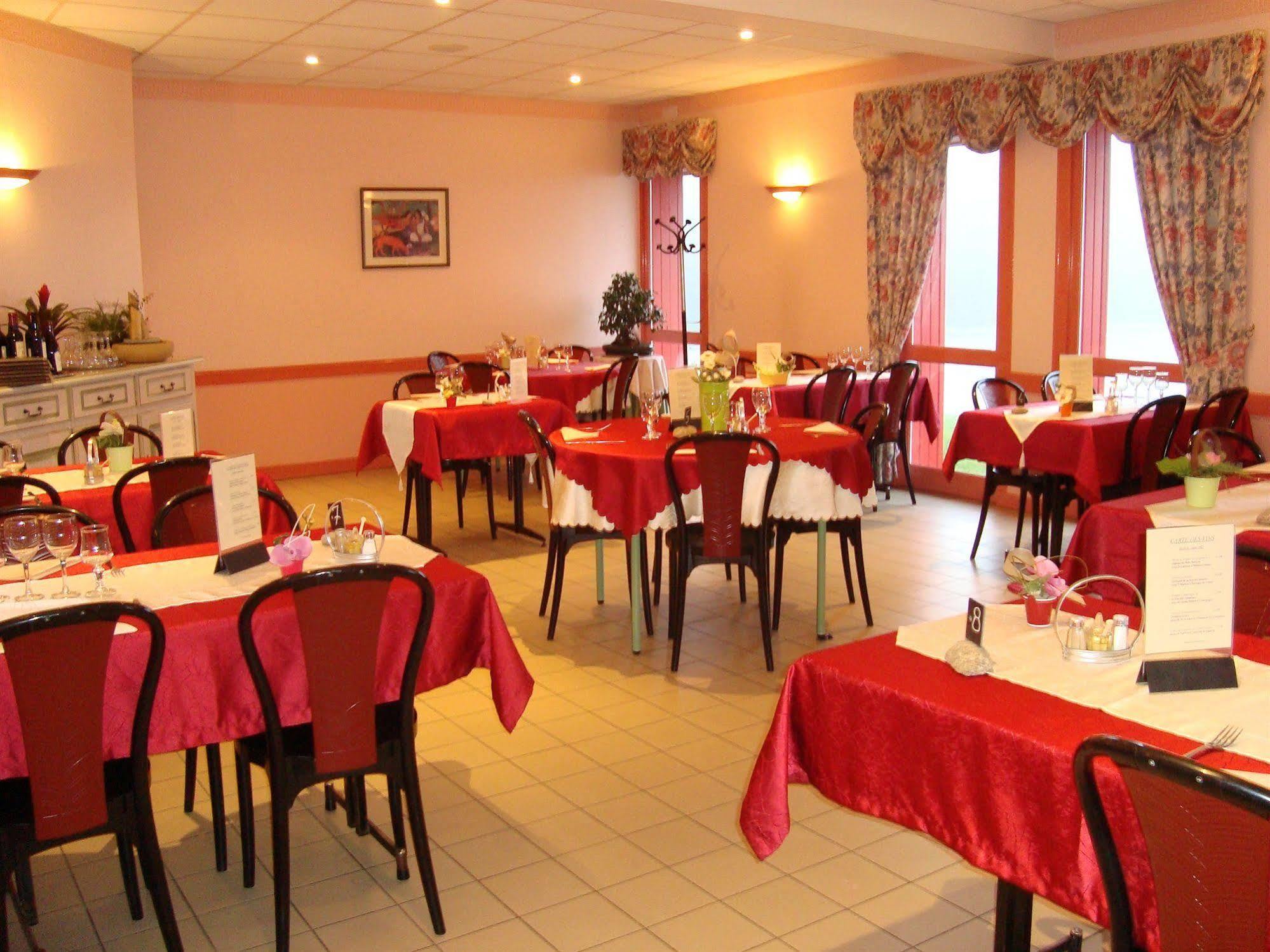 Hotel Le Bretagne Louvigné-de-Bais Εξωτερικό φωτογραφία