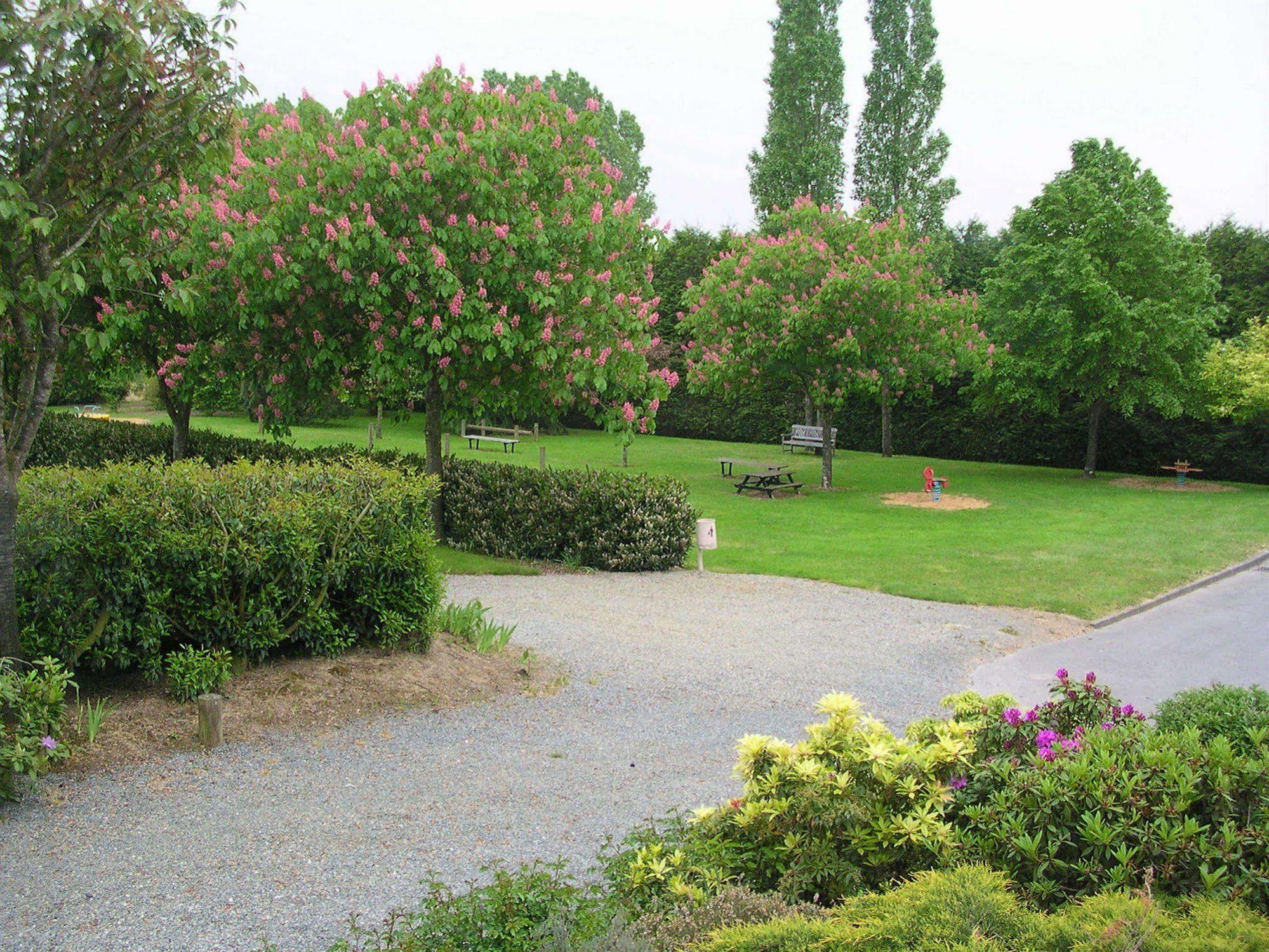 Hotel Le Bretagne Louvigné-de-Bais Εξωτερικό φωτογραφία